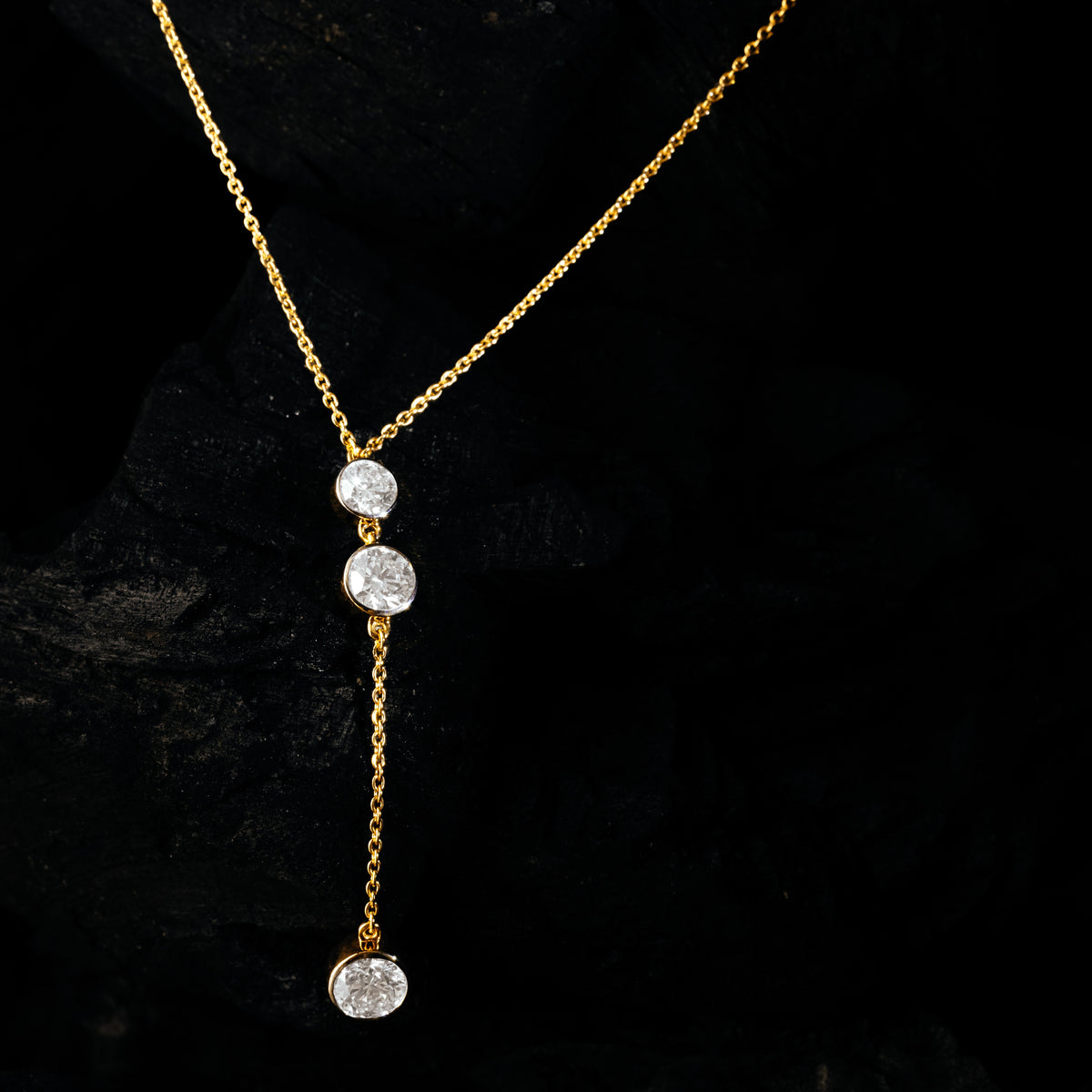 Auvessa necklace in 18K yellow gold, round brilliant lab-grown diamond (view 7) — Apekani Diamonds