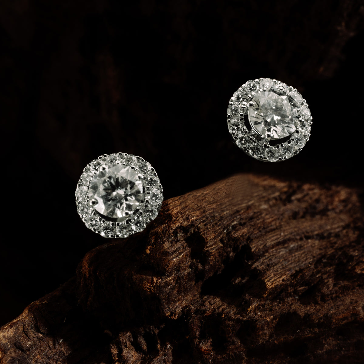 Eloura earrings in 14K white gold, round brilliant lab-grown diamond (view 2) — Apekani Diamonds