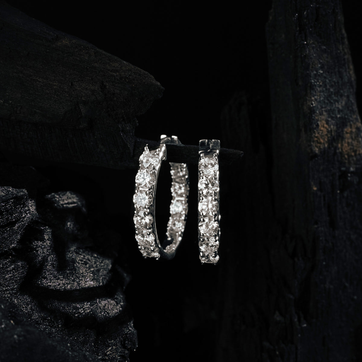 Eluna earrings in 14K white gold, round brilliant lab-grown diamond (view 2) — Apekani Diamonds