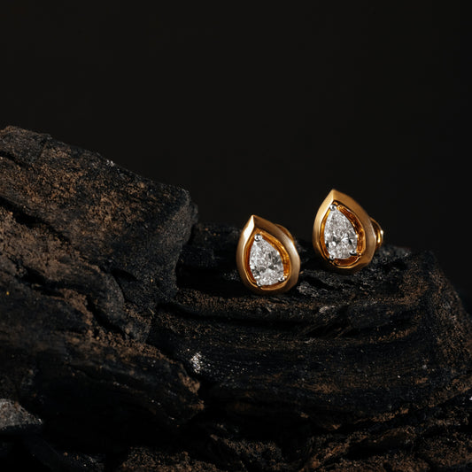 Evalis earrings in 14K yellow gold, pear-shaped lab-grown diamond (view 2) — Apekani Diamonds