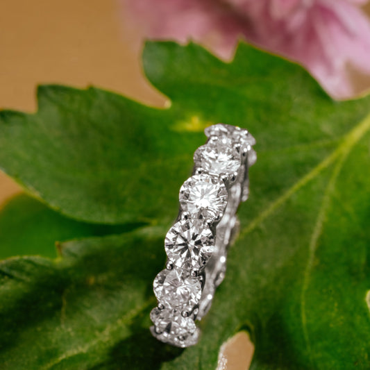 Florisse ring in 14K yellow gold, round brilliant lab-grown diamond (view 2) — Apekani Diamonds